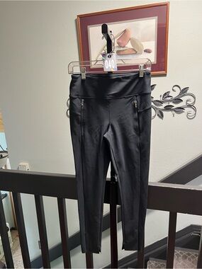 Athleta Charcoal Black High-Waist Stellar Tight Leggings with Zip Pockets #MC040